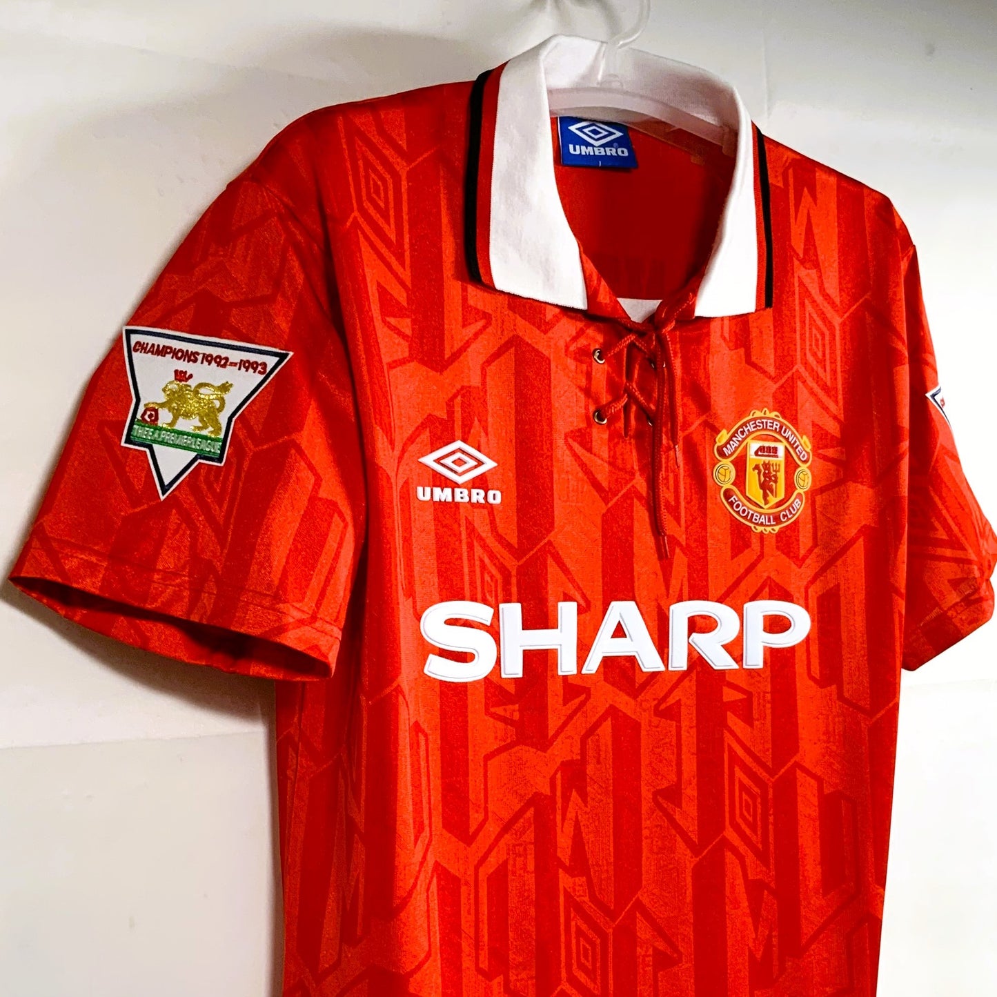 Manchester United 1993–1994, 7 Éric Cantona, Heim-Trikot