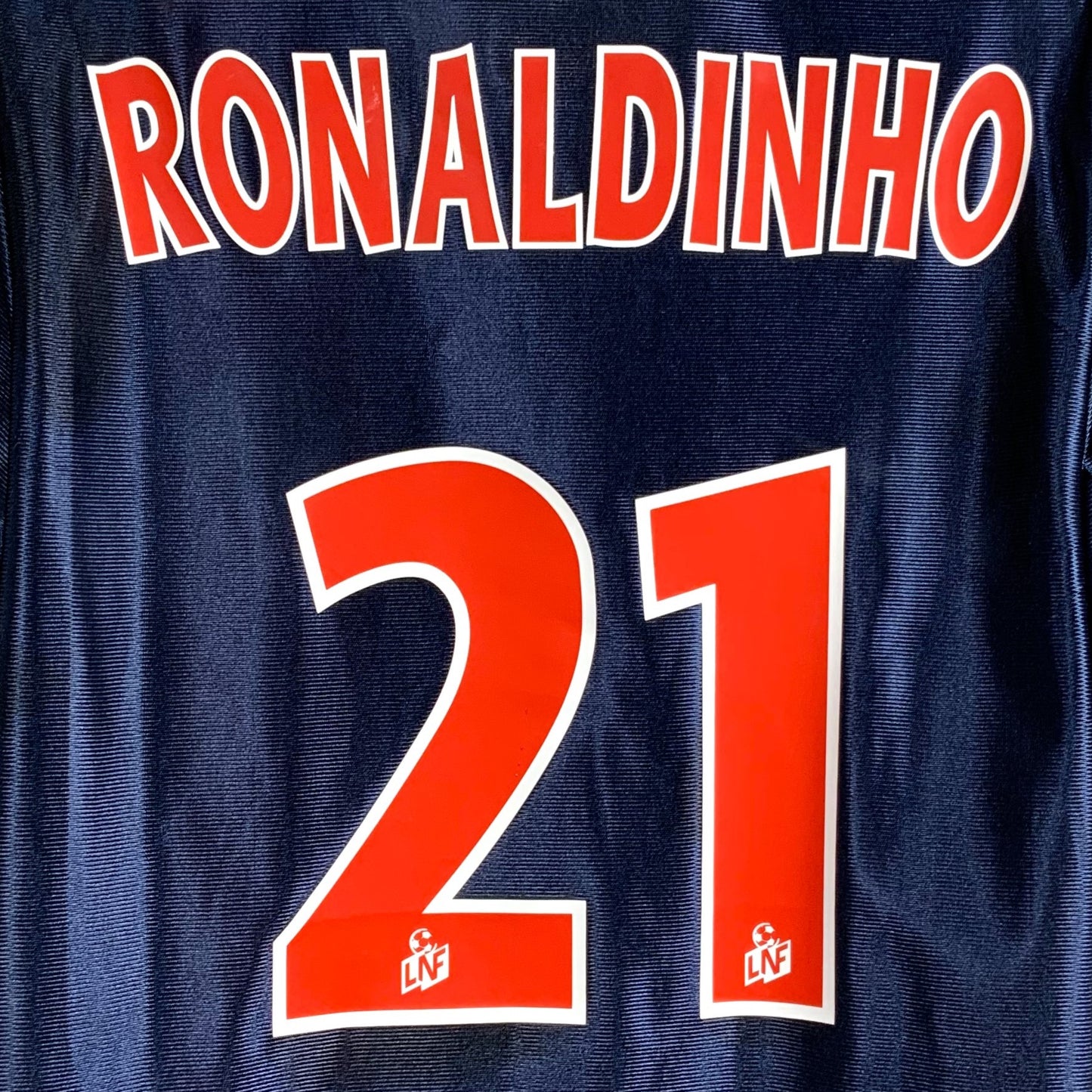 Paris Saint Germain 2001-02, Heim-Trikot, 21 Ronaldinho