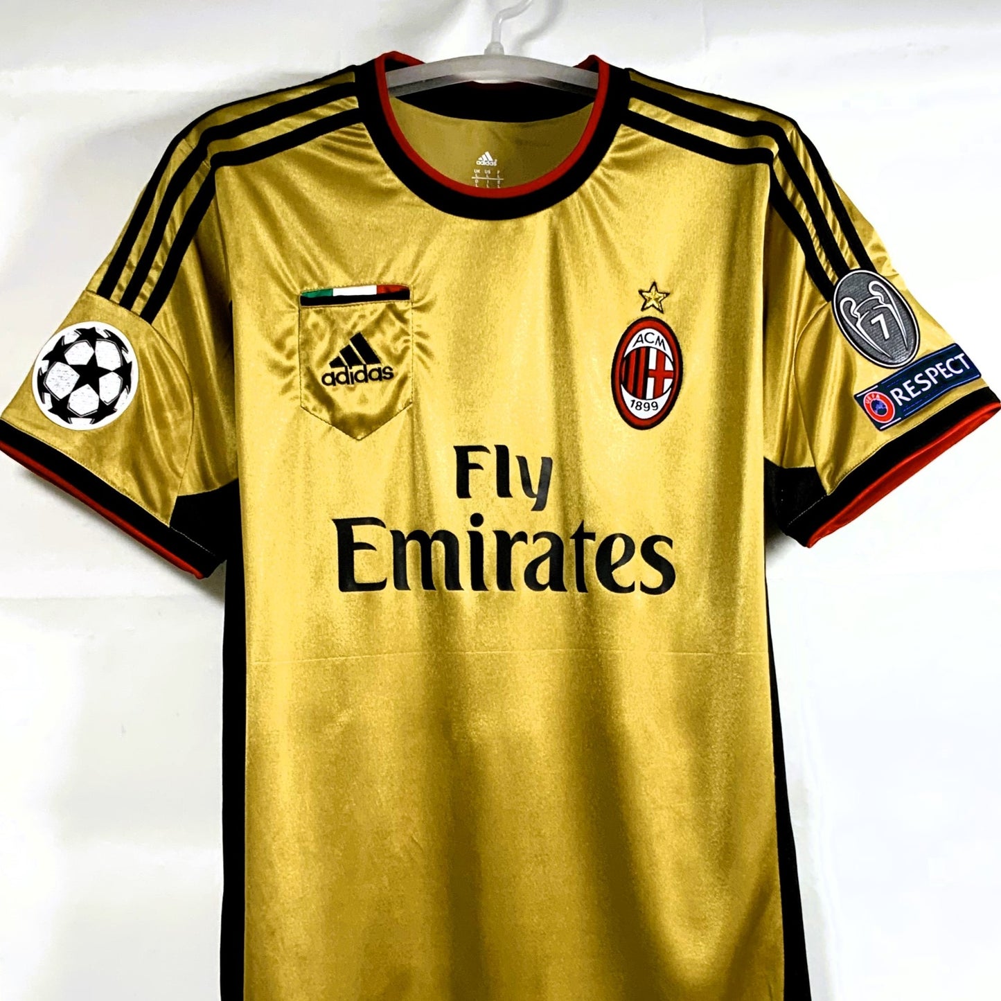 AC Mailand 2013-14, Drittes Trikot, 45 Mario Balotelli