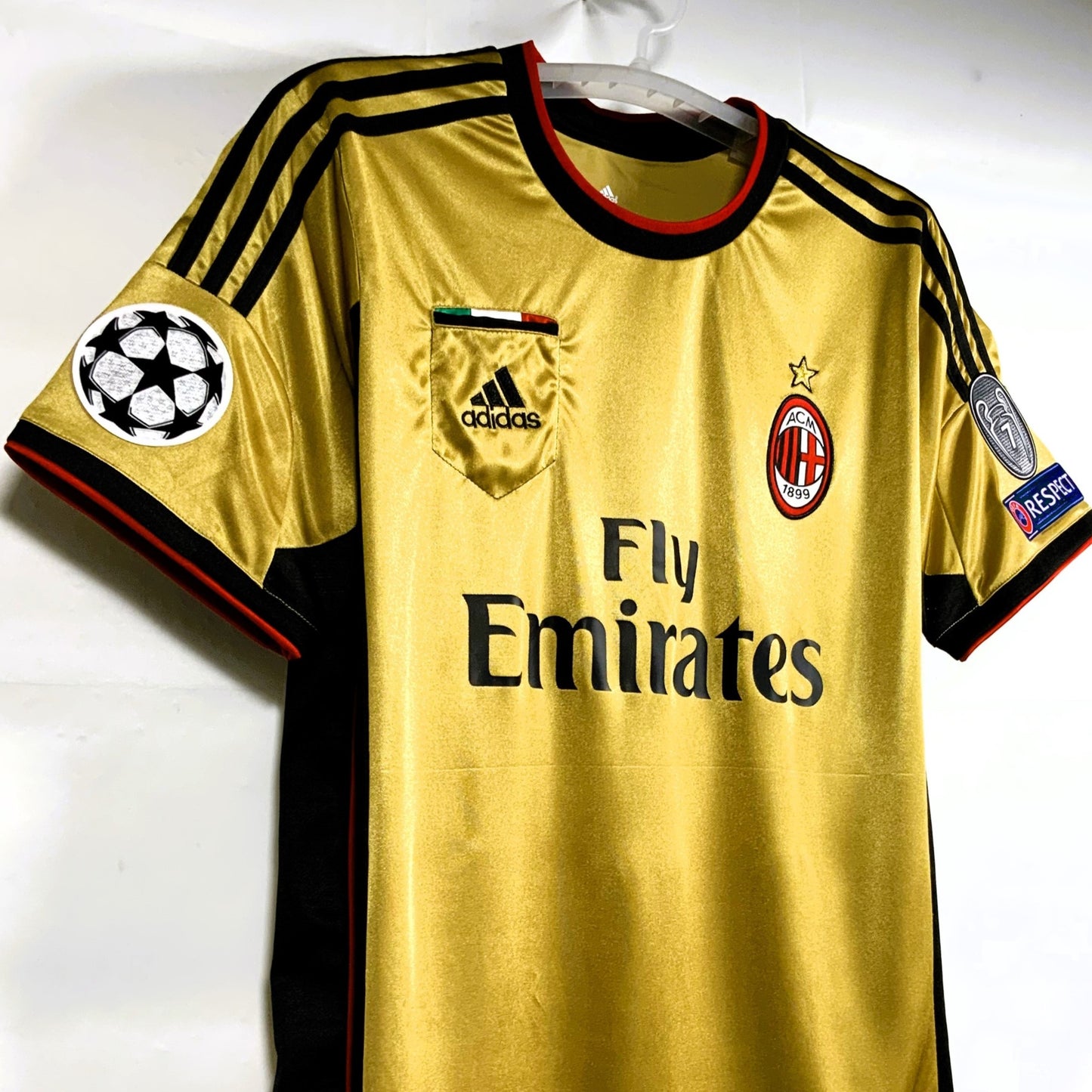 AC Mailand 2013-14, Drittes Trikot, 45 Mario Balotelli