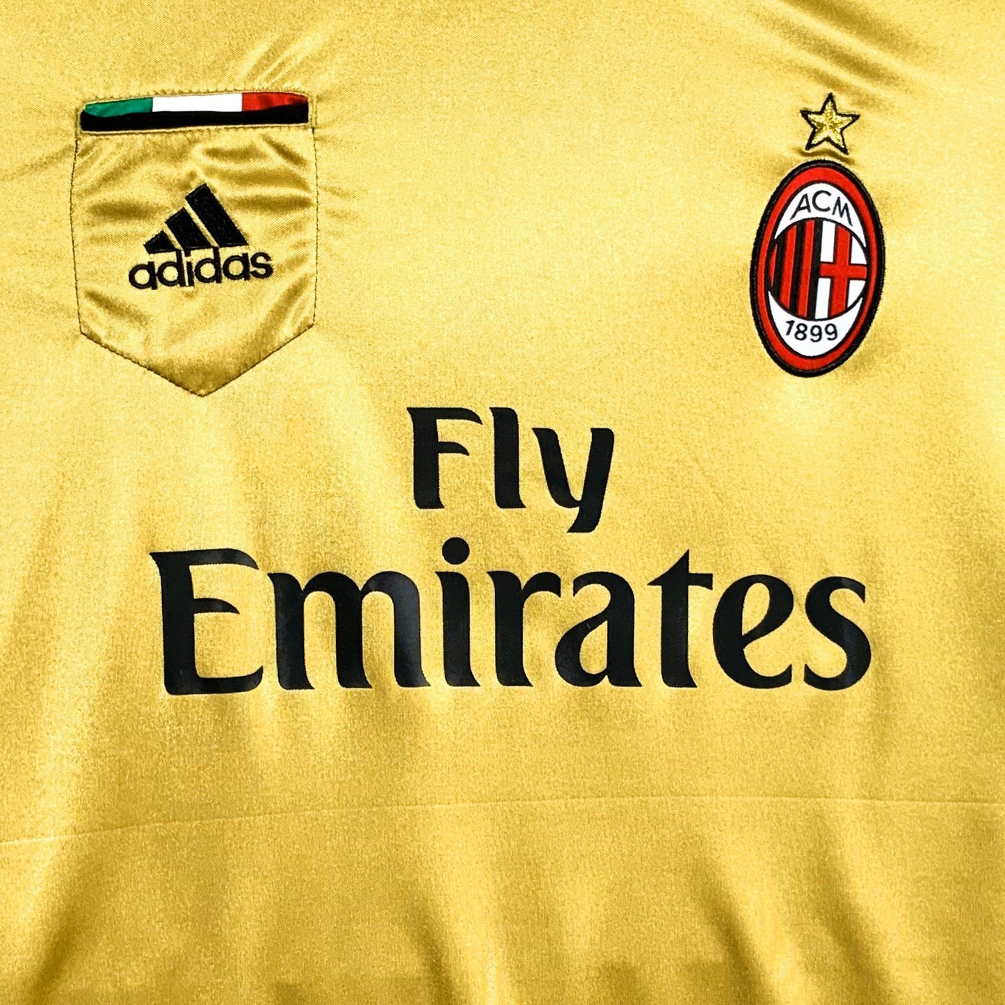 AC Mailand 2013-14, Drittes Trikot, 45 Mario Balotelli