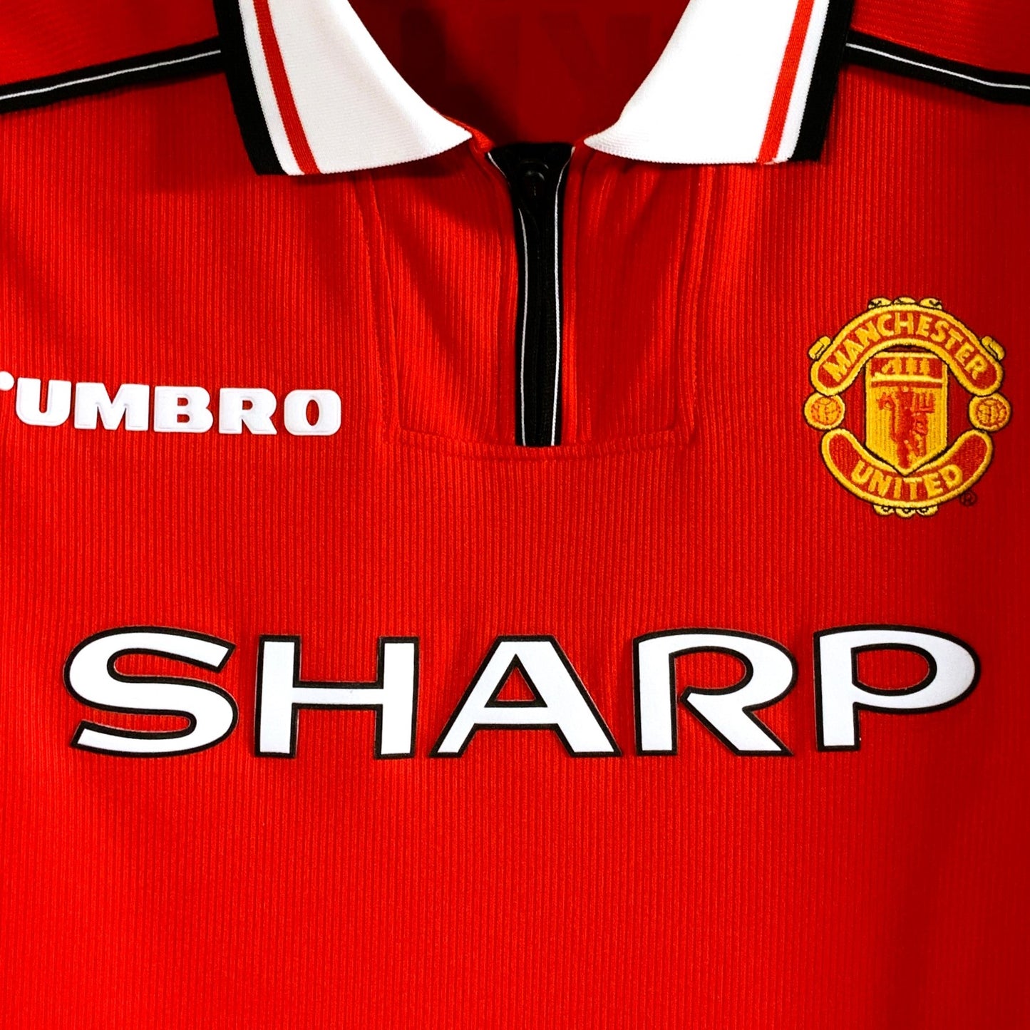 Manchester United 1998–2000, 7 David Beckham, Heim-Trikot