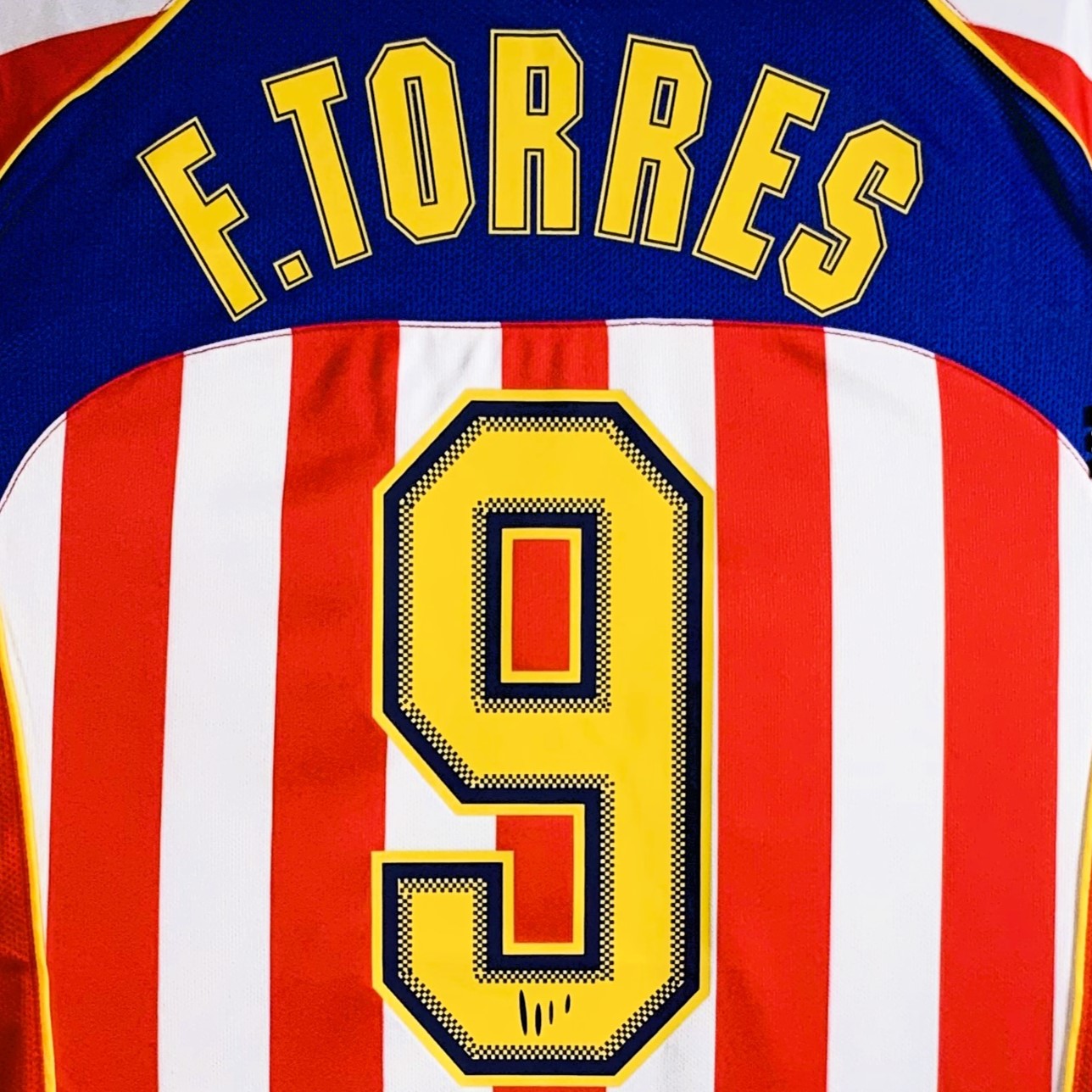 Atlético Madrid 2004-05, Heim-Trikot, 9 Fernando Torres