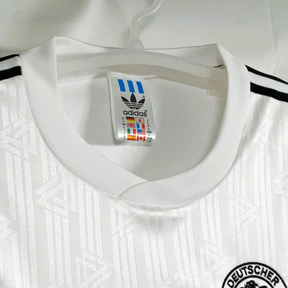 DFB Deutschland 1990, Heim-Trikot, 3 Andreas Brehme