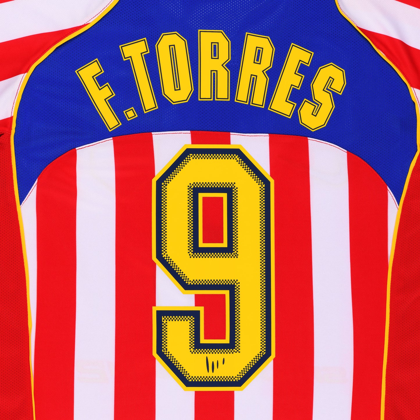 Atlético Madrid 2004-05, Heim-Trikot, 9 Fernando Torres